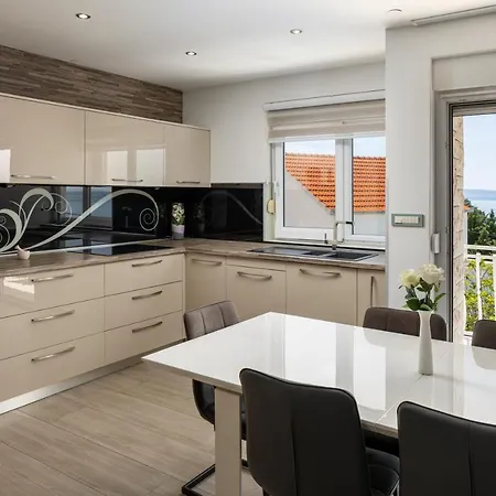 Luxury Mocca Apartment Podstrana