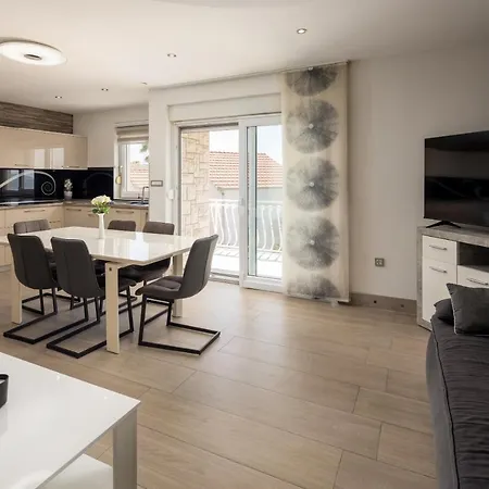 Luxury Mocca Apartment Podstrana